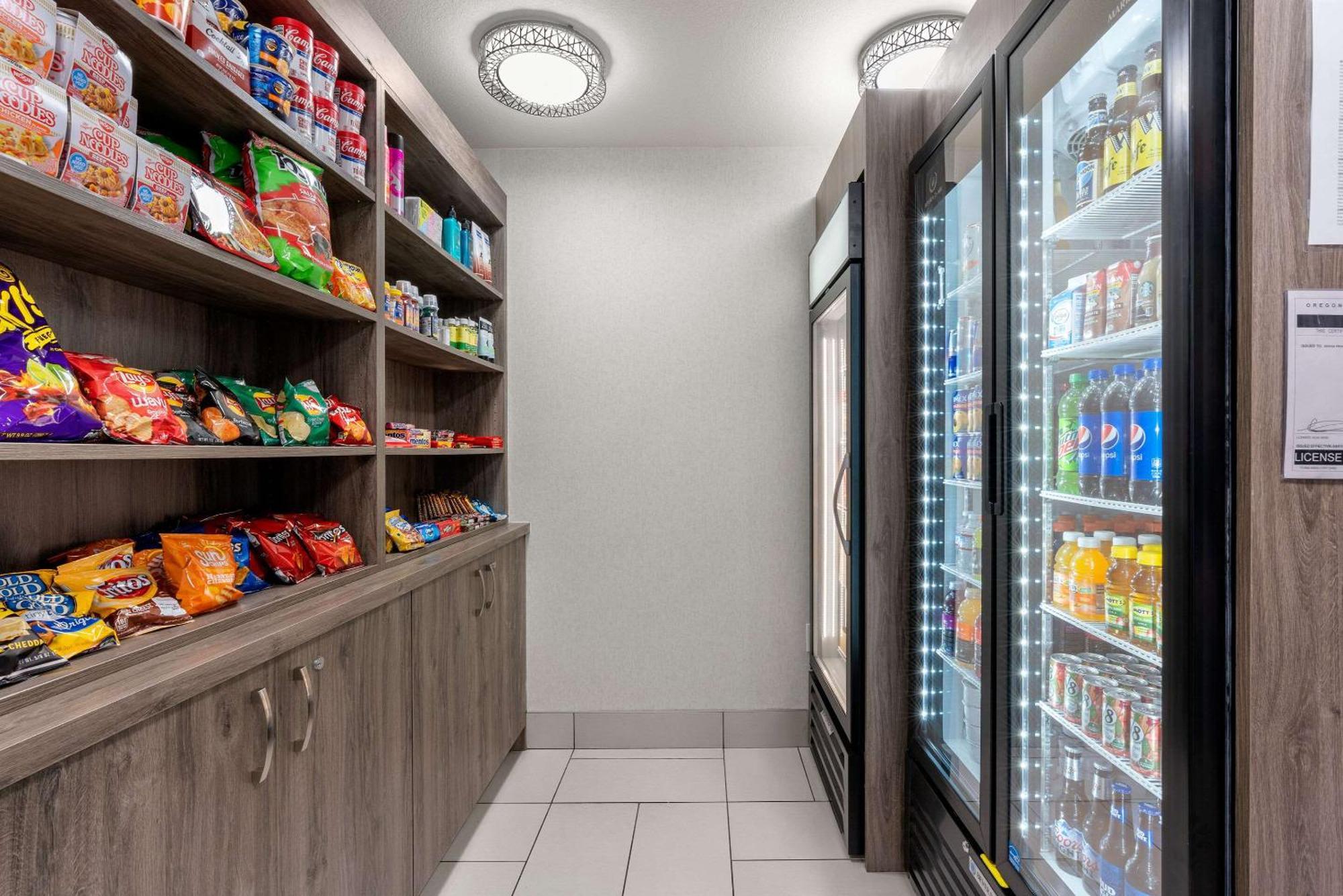 Comfort Inn & Suites Beaverton - Portland West Екстер'єр фото